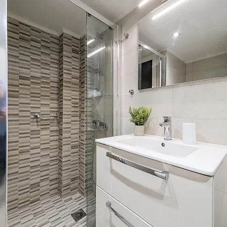 Modern&stylish 1bd Next Metro And Acropolis Athens